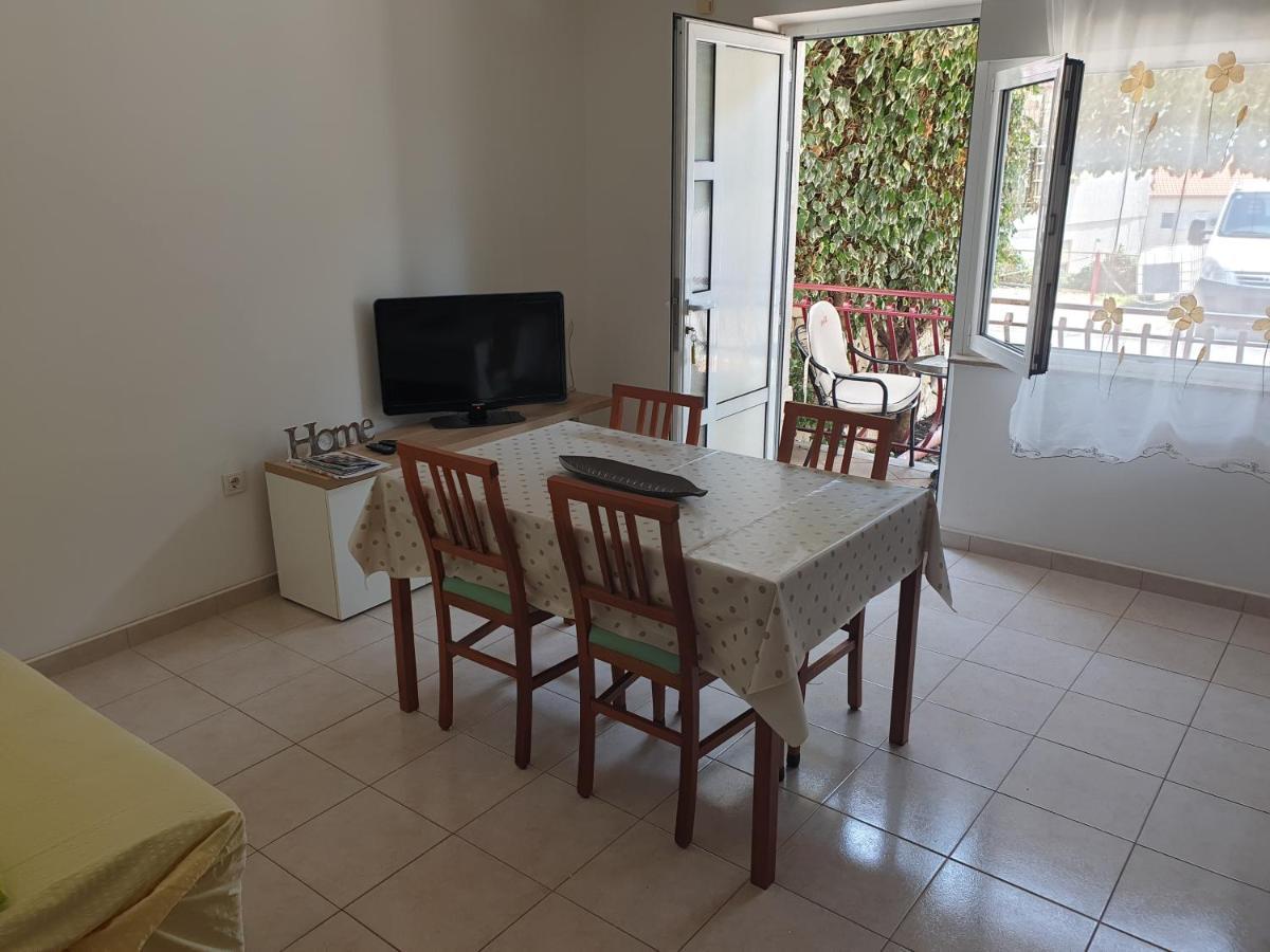 Apartments Dubravka สปลิท ภายนอก รูปภาพ