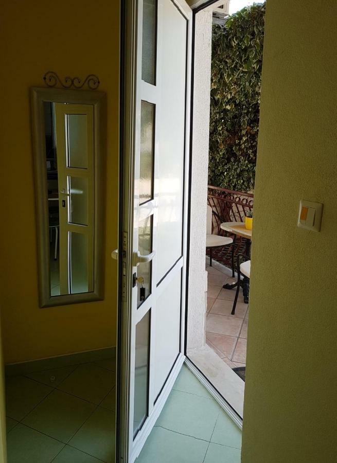 Apartments Dubravka สปลิท ภายนอก รูปภาพ